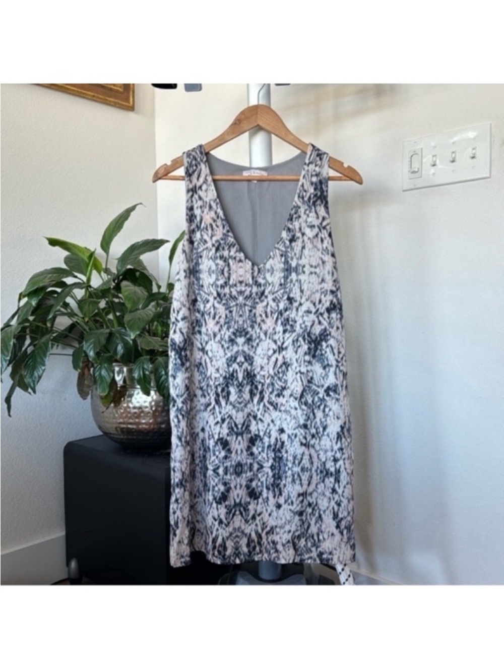 Mary & Mabel Sleeveless V Neck Shift Dress Sz L Lined gray navy
